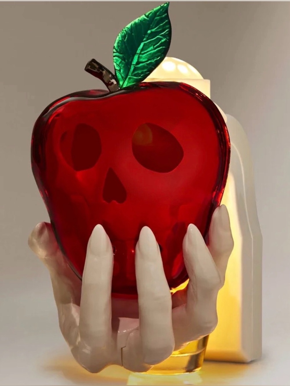 New Bath Body Works EVIL APPLE WITCH HAND Wallflowers Nightlight Plug Halloween